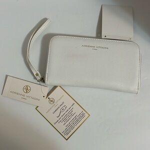 Adrienne Vittadini charging wallet wristlet white saffiano New